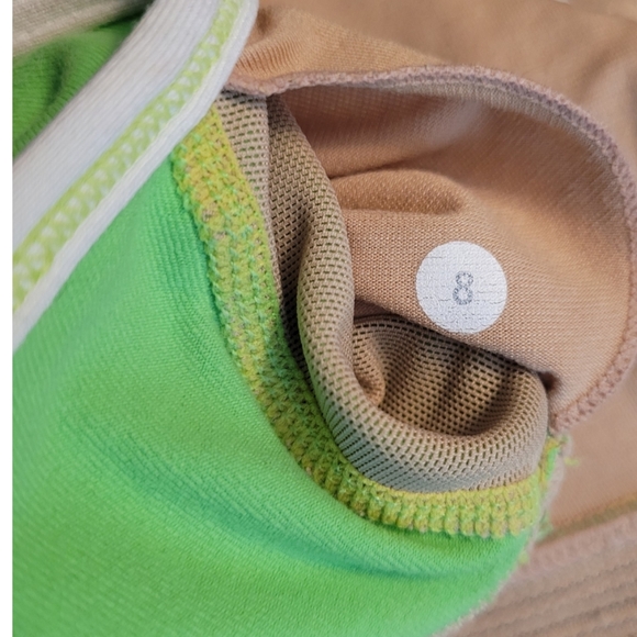 Lululemon Flow Y Bra IV Neon Green White Size 8 Racerback Sports Bra EUC - Picture 10 of 16